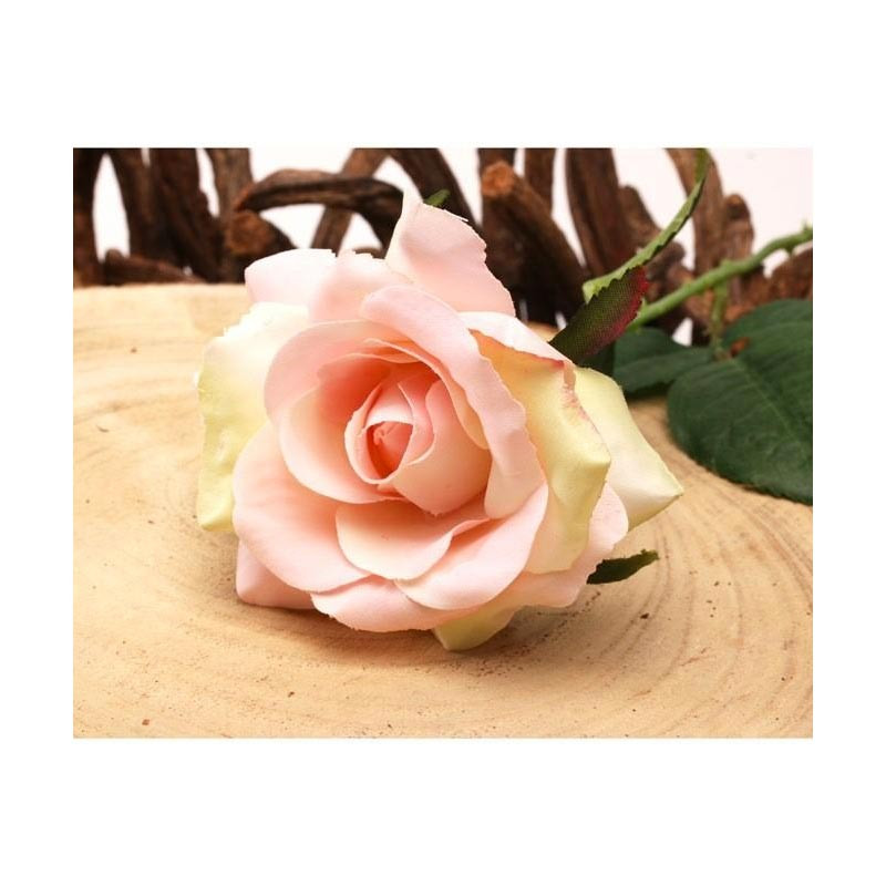 Rose Clair Fleur Artificielle Premium sur Tige