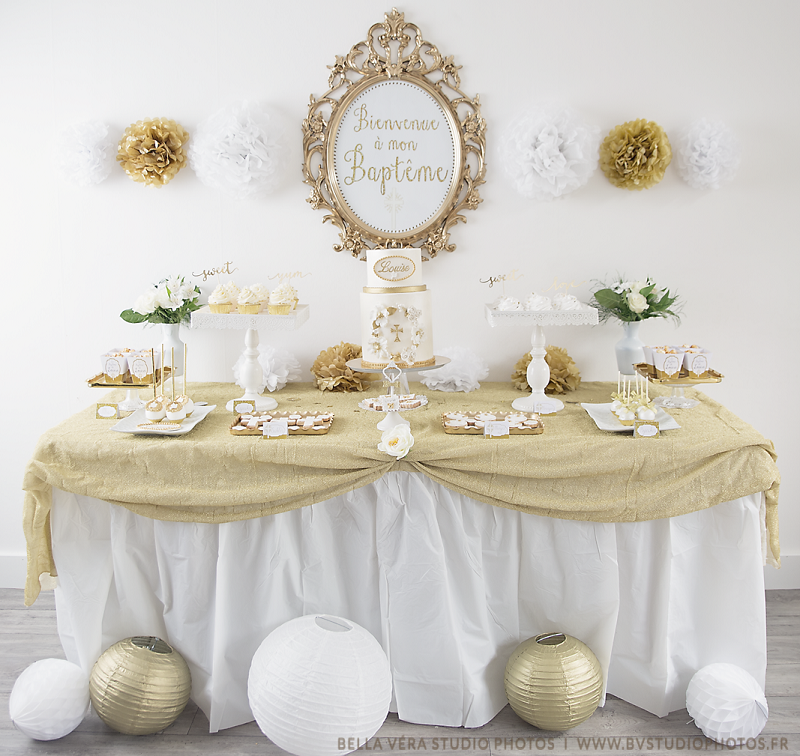 confettis dorés ronds décoration de fête anniversaire baptême