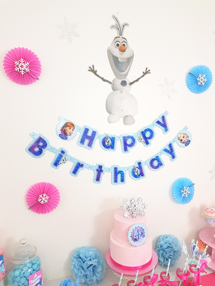 decoration anniversaire reine des neiges rose bleu