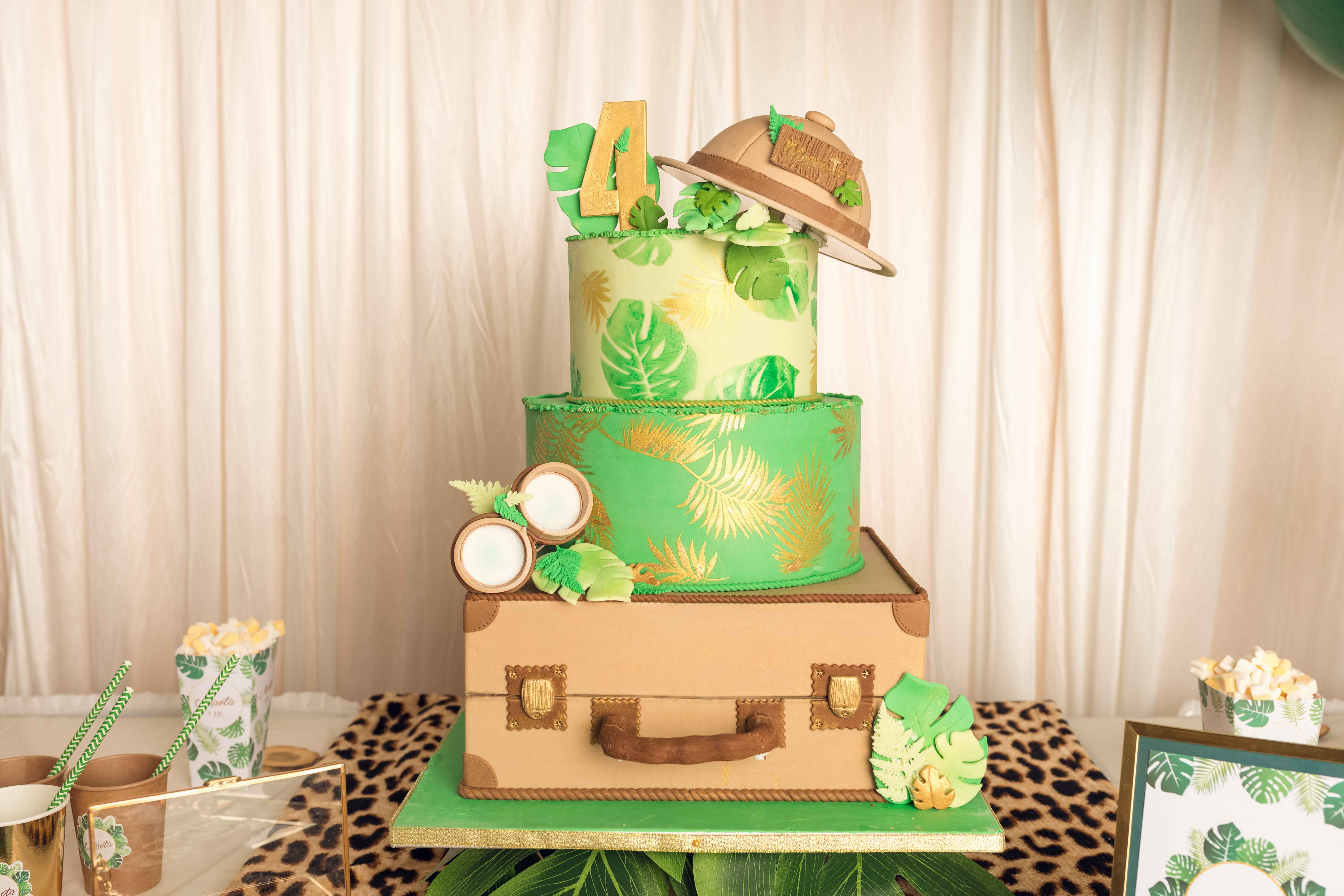 Anniversaire Theme Jungle Safari 4 Ans Vert Dore Chic Sweet Tablez