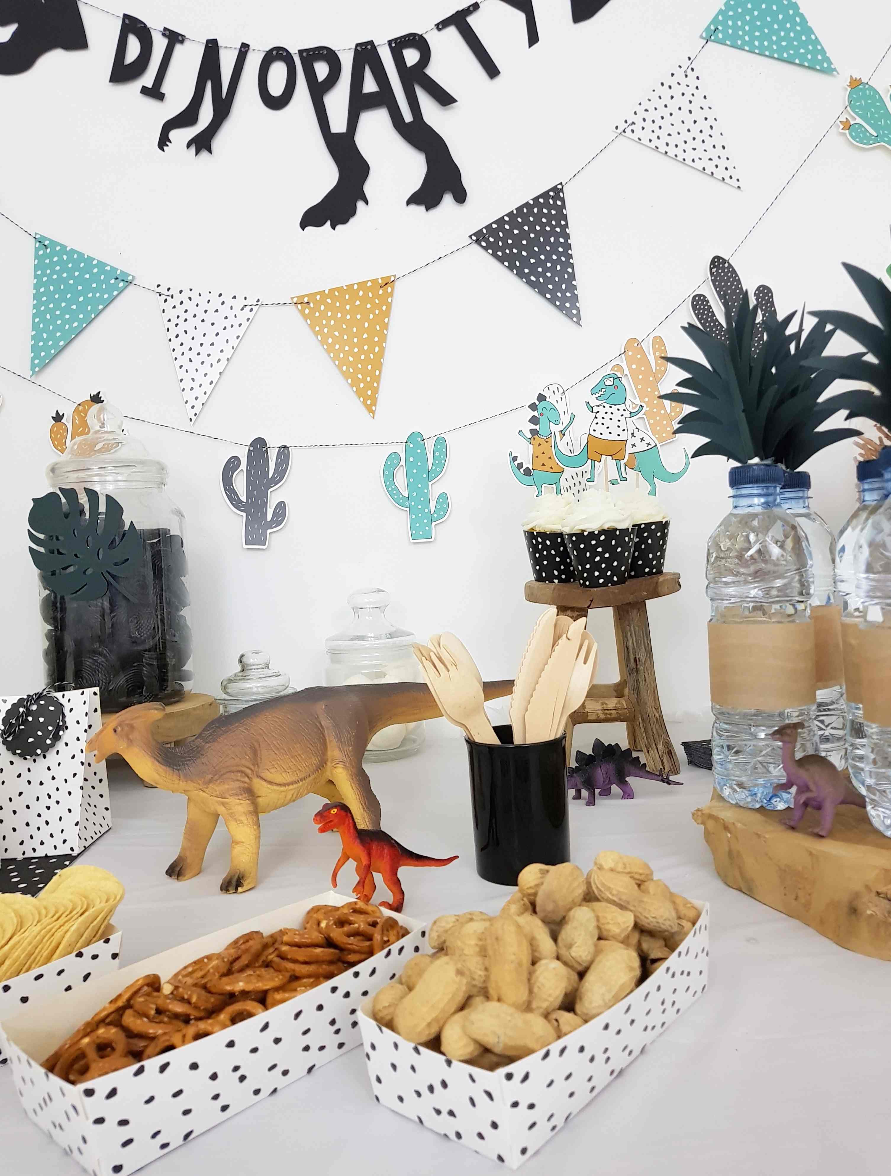 Décorations de fête de dinosaure pour 4ème anniversaire, fournitures sur le  thème des animaux de la jungle pour garçon de 4 ans, 4 numéros de