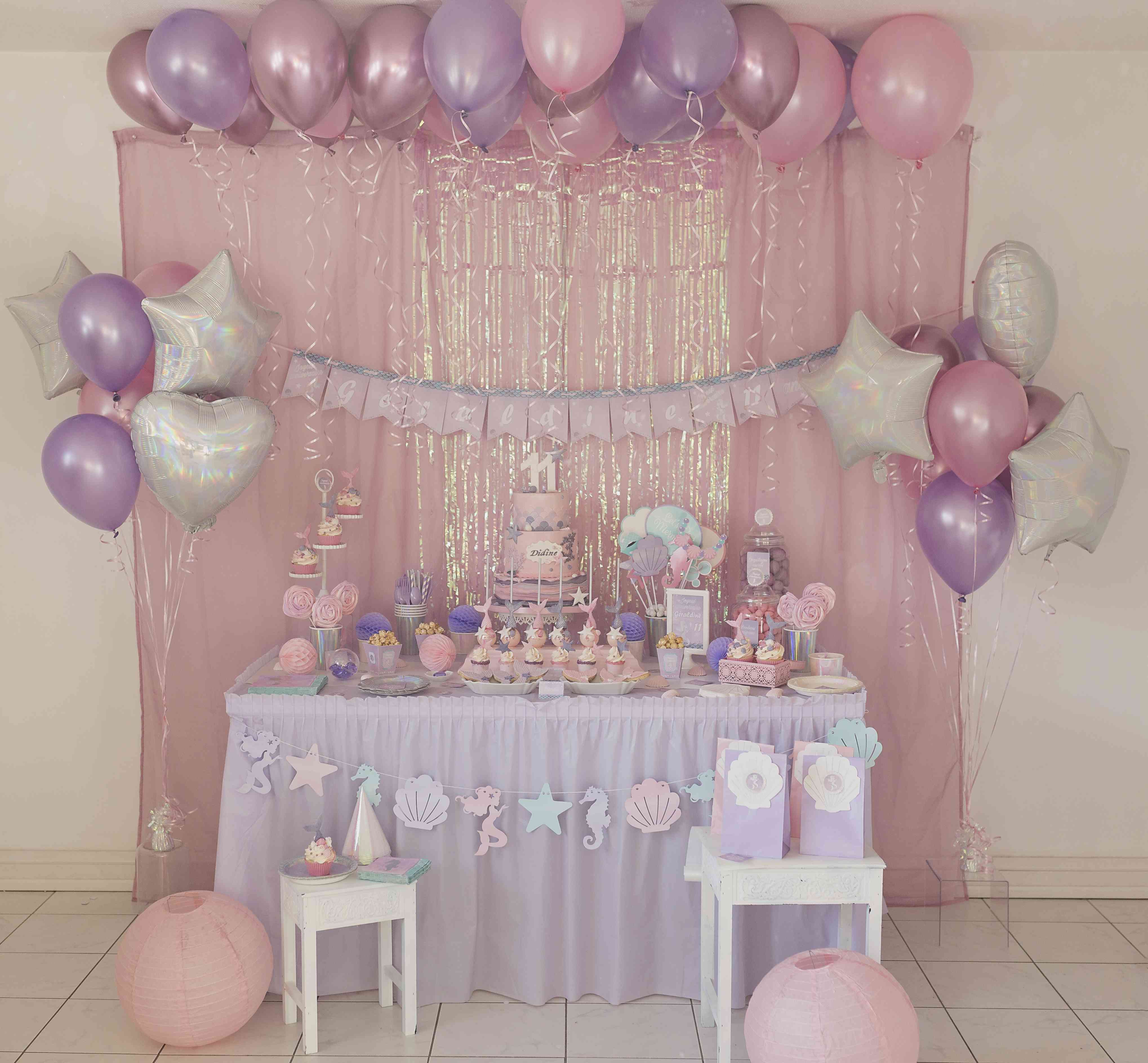 Organisation Anniversaire Fille Theme Sireme Holographique Et Pastel