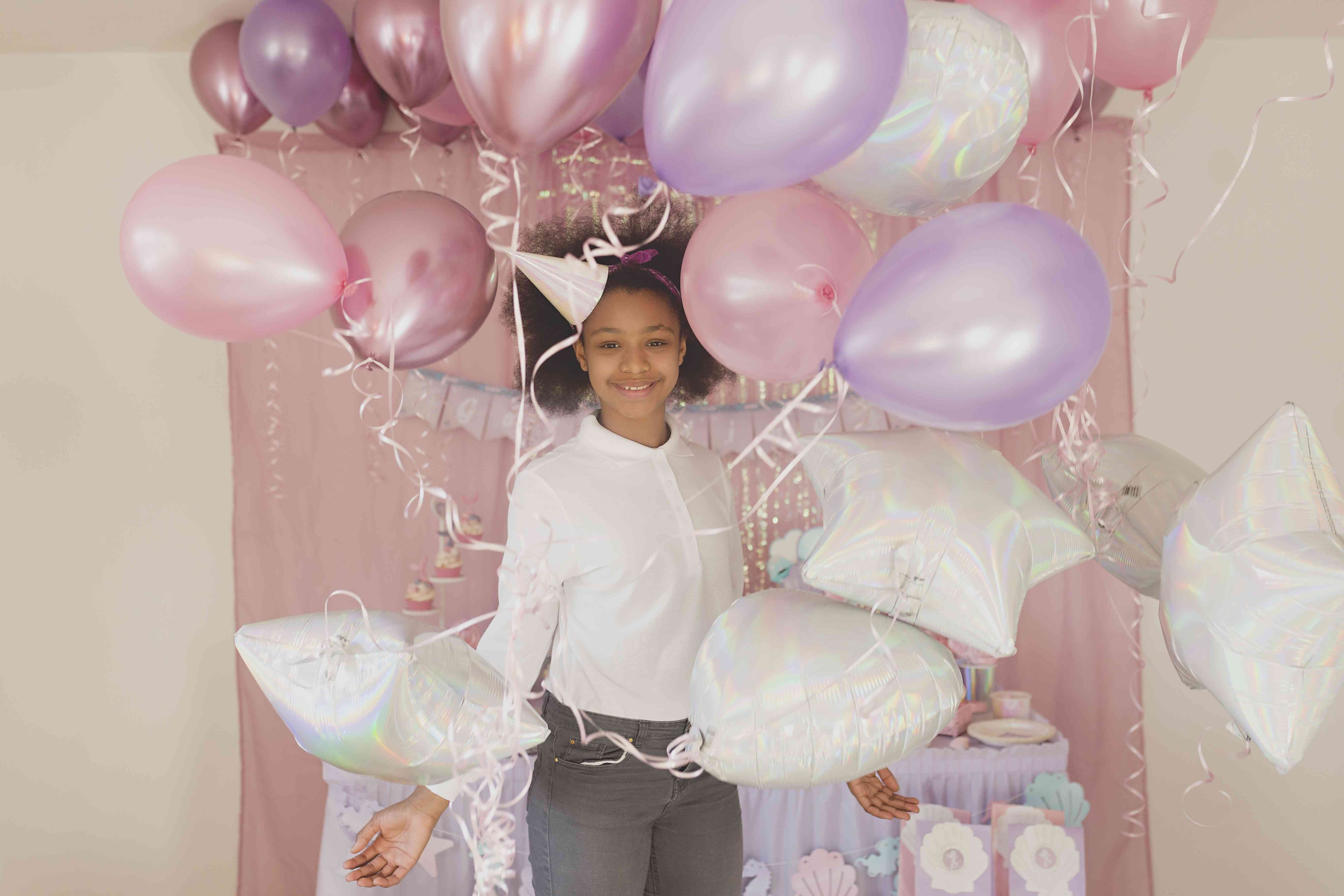 Organisation Anniversaire Fille Theme Sireme Holographique Et Pastel