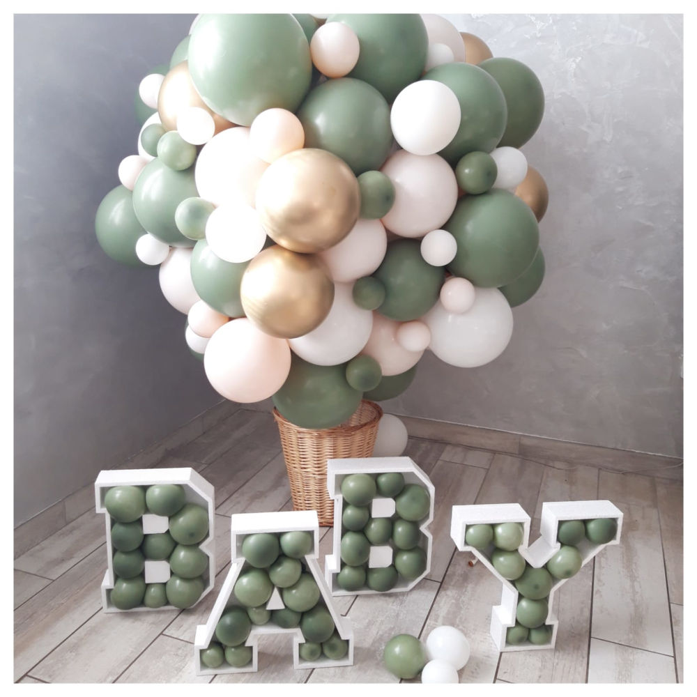 Les lettres et chiffres garnis de mini ballons