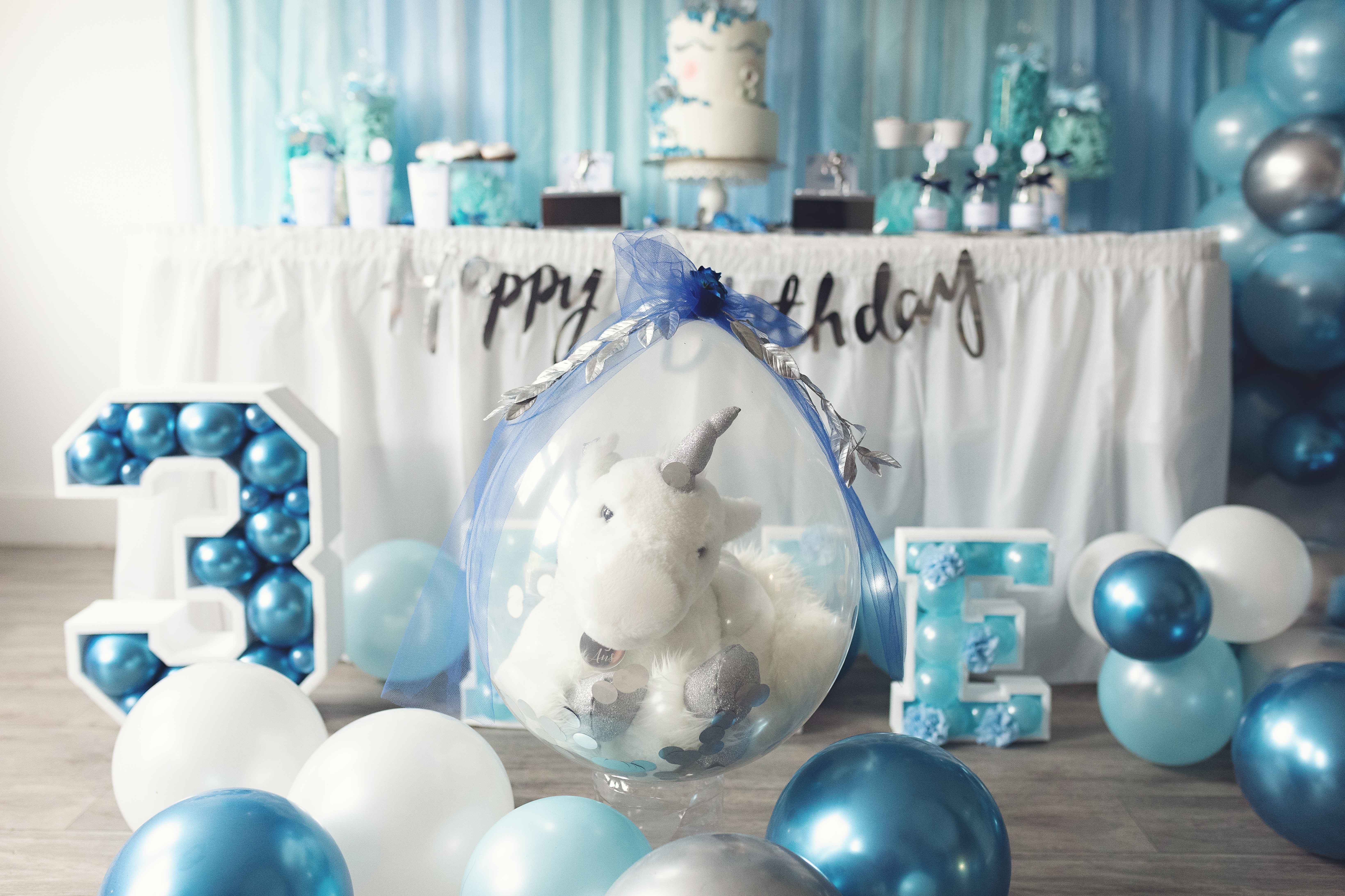 Decoration Anniversaire Licorne Bleu Argent Pour Eve