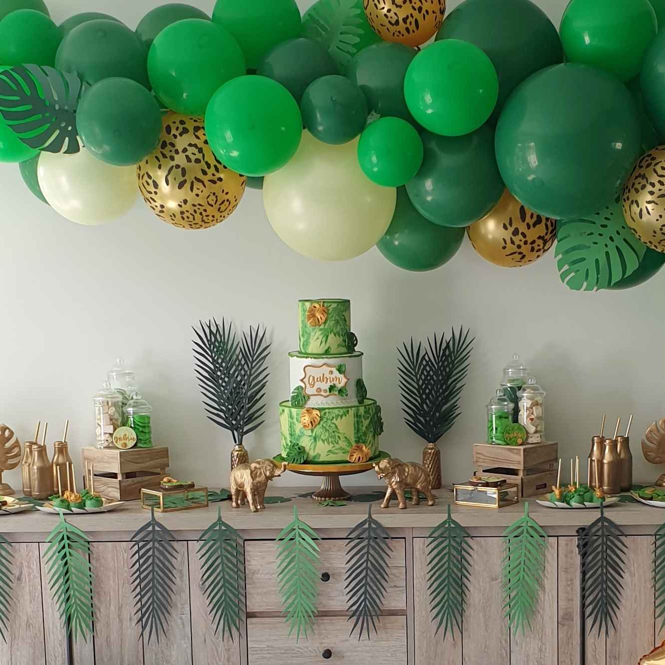 En route pour l'aventure avec une décoration d'anniversaire safari ! - Blog  Tendance Boutik, décoration de mariage et anniversaire