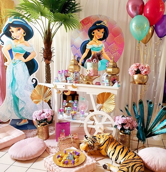 Déco anniversaire 30 ans : conseils et idées utiles pour organiser une fête  inoubliable