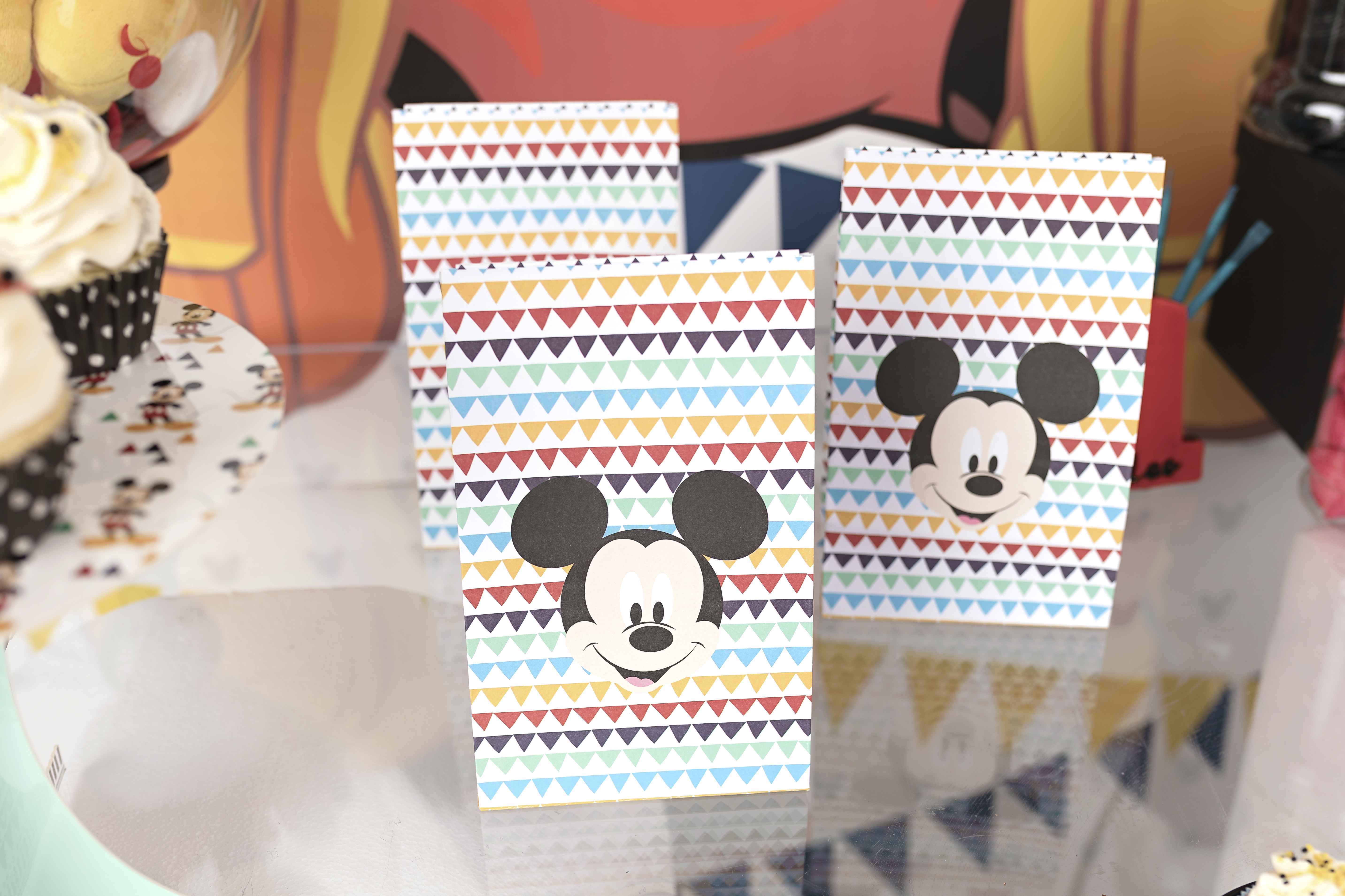 Premier Anniversaire Leo Theme Mickey Premier Anniversaire Leo Theme Mickey