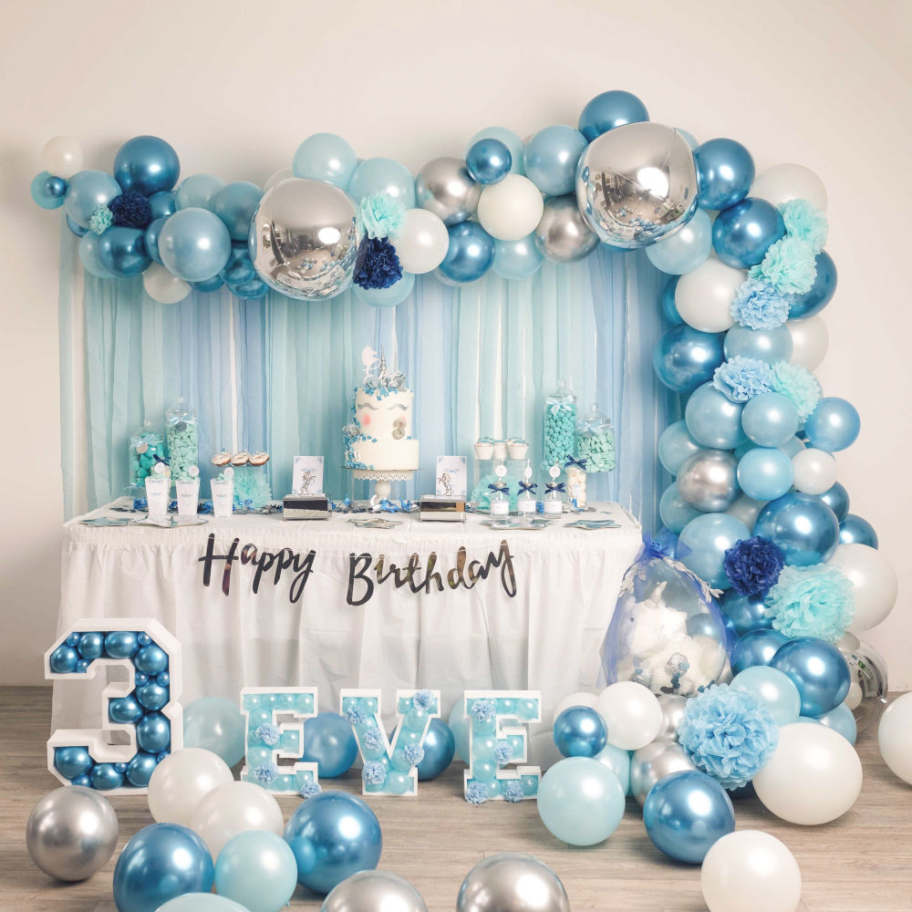 décoration anniversaire licorne bleu argent pour eve