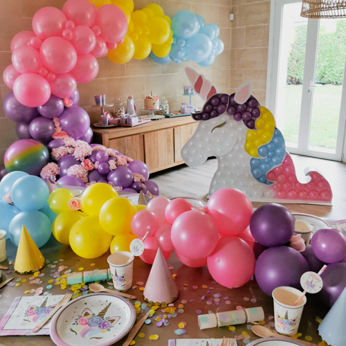 Qui dit anniversaire licorne, dit décorations pastel, bien adapté à l'animal imaginaire