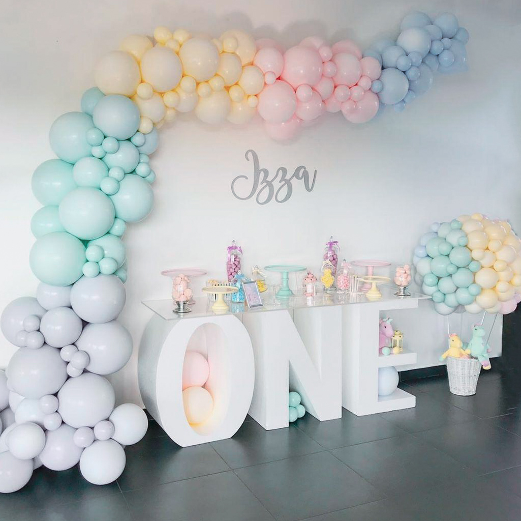 l’anniversaire licorne de Tiffany, ce sont des ballons pastel nacré avec un effet légèrement perlé