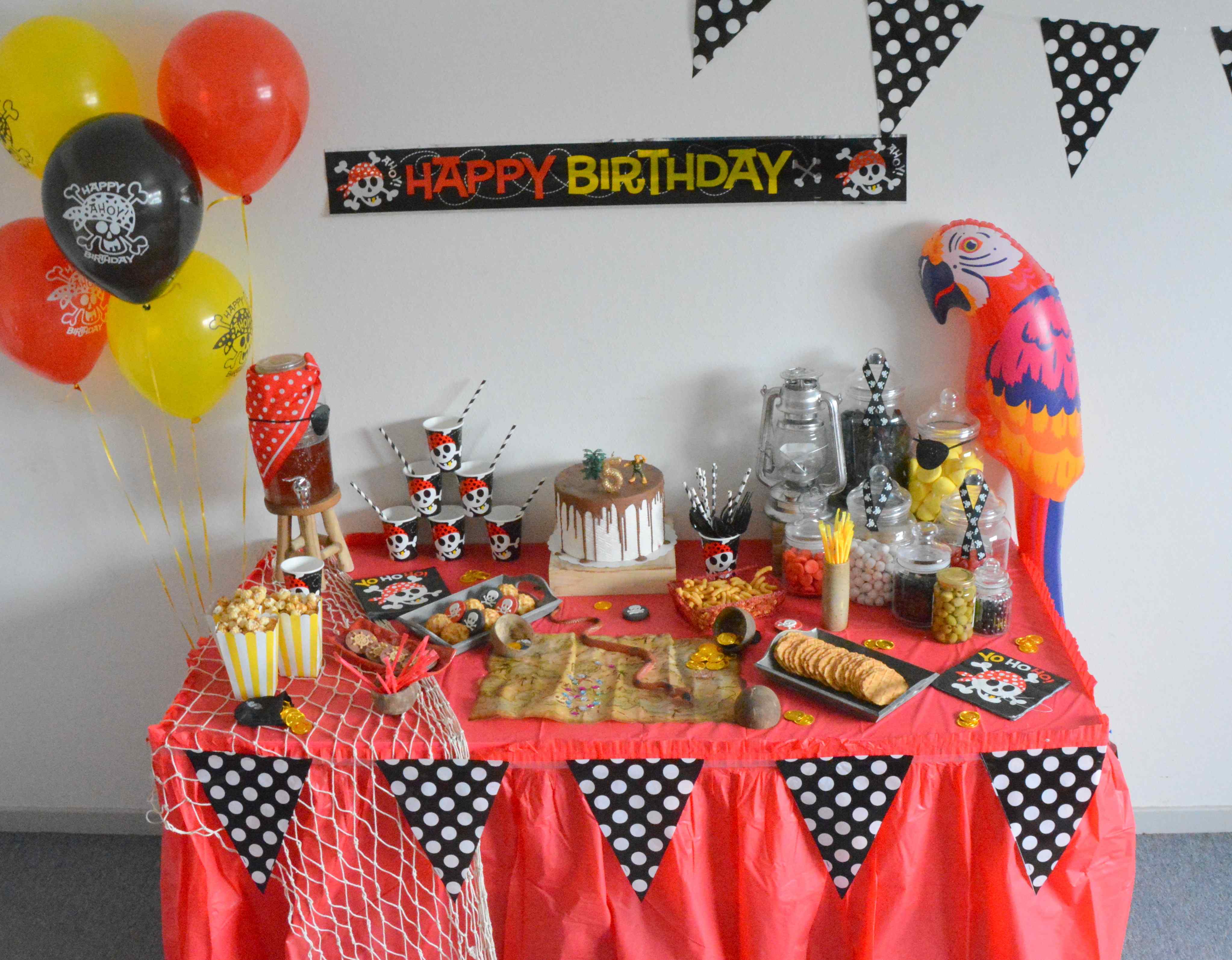 Kit de fête anniversaire pirate - Décoration anniversaire enfant et fêtes