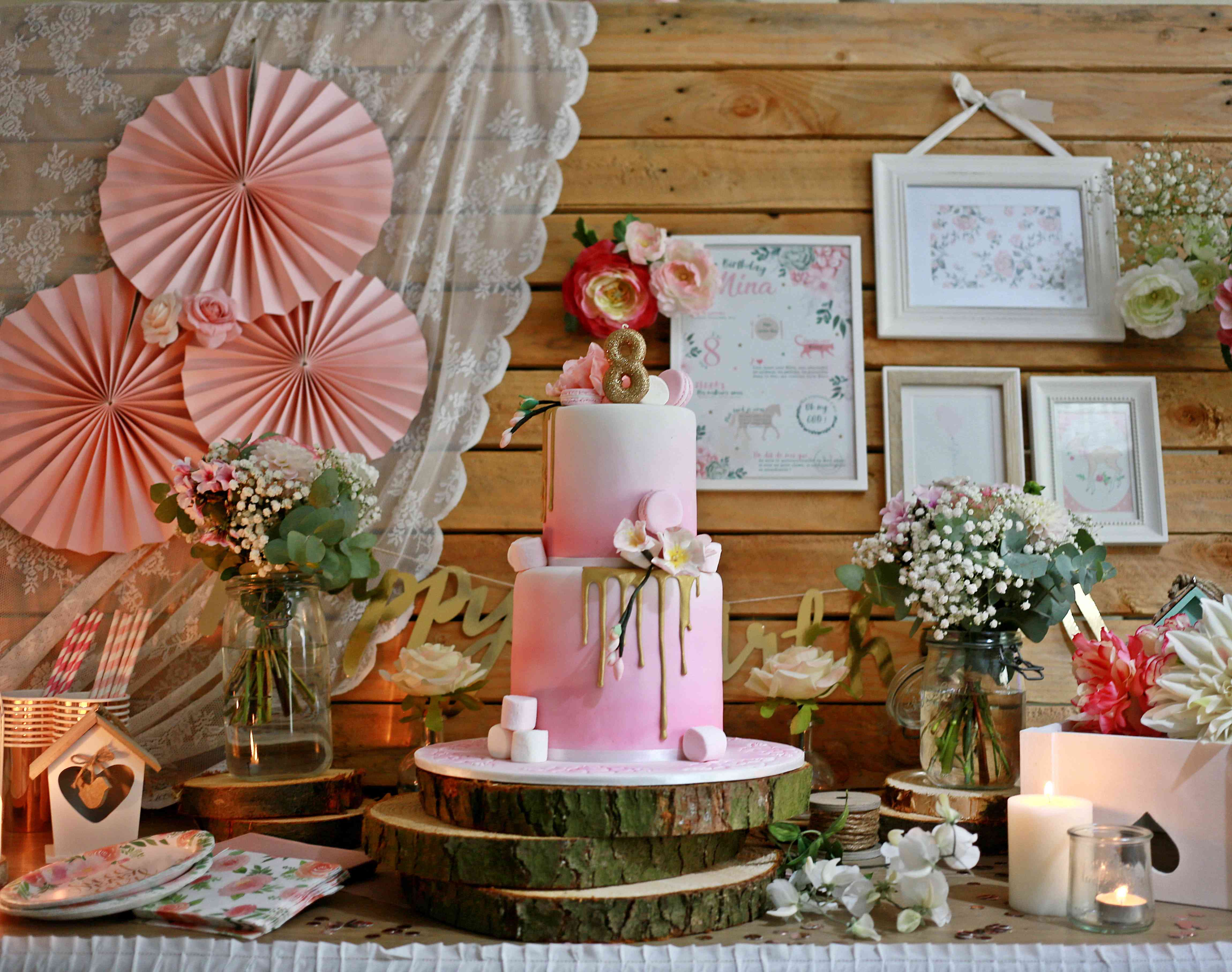 Assiettes carton marguerite dorée - Déco table anniversaire