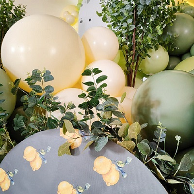arche-ballon-fleurs-végétaux-artificiel