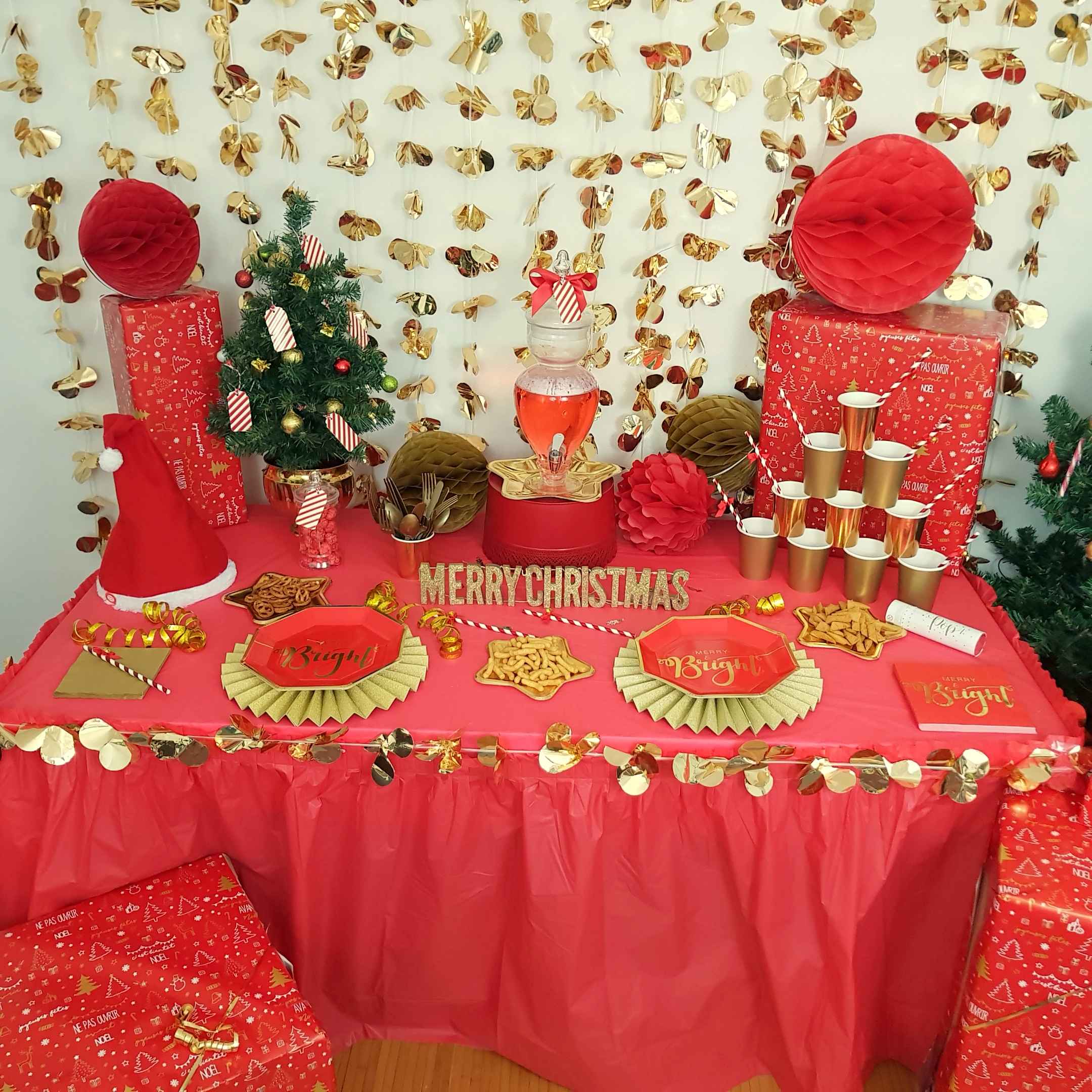 Table de Noël en Rouge et Doré - Décorations et Inspirations