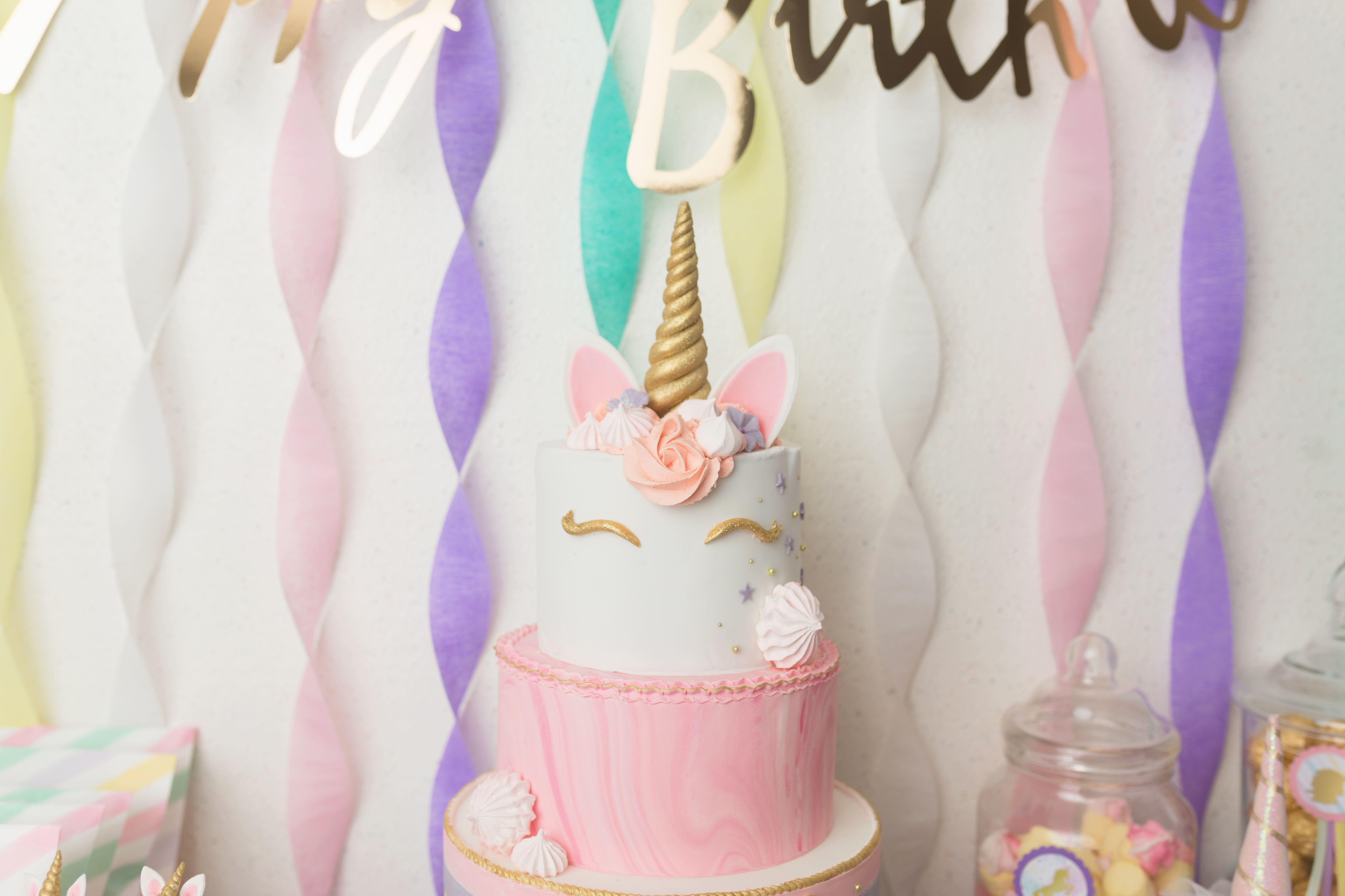 anniversaire d'Heaven huit ans thème licorne pastel