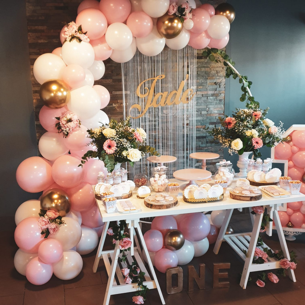 Premier Anniversaire De Jade Theme Champetre Rose Blanc Dore