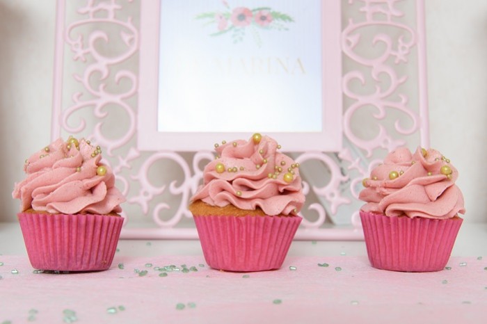 Cupcake rose et amandes - Recette de Cupcake
