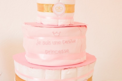 Un gâteau de couches cadeau baby shower et naissance original