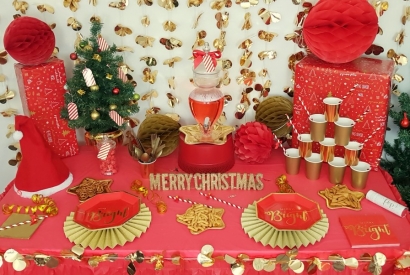Table de Noël en Rouge et Doré - Décorations et Inspirations