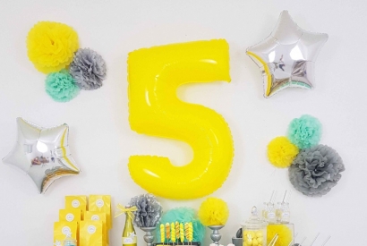 Anniversaire Jaune Mint et Argent pour les cinq ans de Samuel