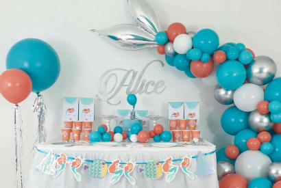 Anniversaire Petite Sirène Ariel pour Alice avec une queue de ballons organiques