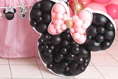 Une décoration originale pour ma fête : les structures garnies de mini ballons