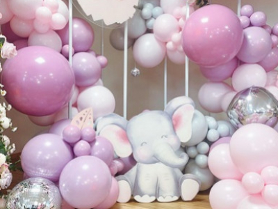 INSPIRATION PARTY : BALLONS, FLEURS ET ELEPHANT ROSE…